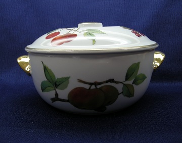 Royal Worcester Evesham Covered Casserole - Medium