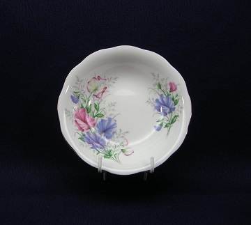 Royal Albert Sweet Pea - Friendship Series Bowl - Fruit Nappie