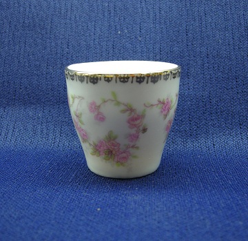 Schumann - Bavaria - Germany Original Bridal Rose Egg Cup