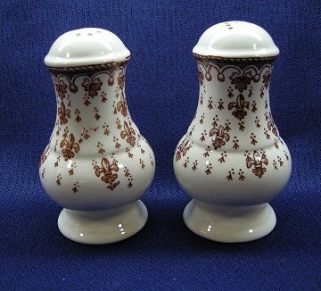 Spode Fleur De Lis - Brown Salt & Pepper Set