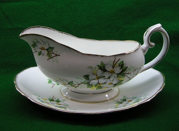 Royal Albert White Dogwood Gravy Boat & Underplate