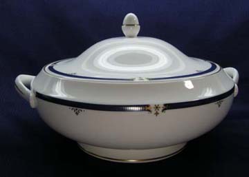 Wedgwood Crestwick Vegetable Bowl - Covered