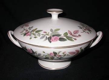 Wedgwood Hathaway Rose - R4317 Vegetable Bowl - Covered