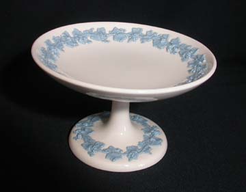 Wedgwood Lavender On Cream Color - Plain Edge Candy Dish - Pedestal