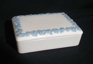 Wedgwood Lavender On Cream Color - Plain Edge Cigarette Box