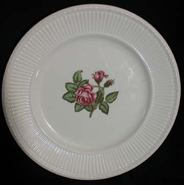 Wedgwood Moss Rose T432 Plate - Dinner